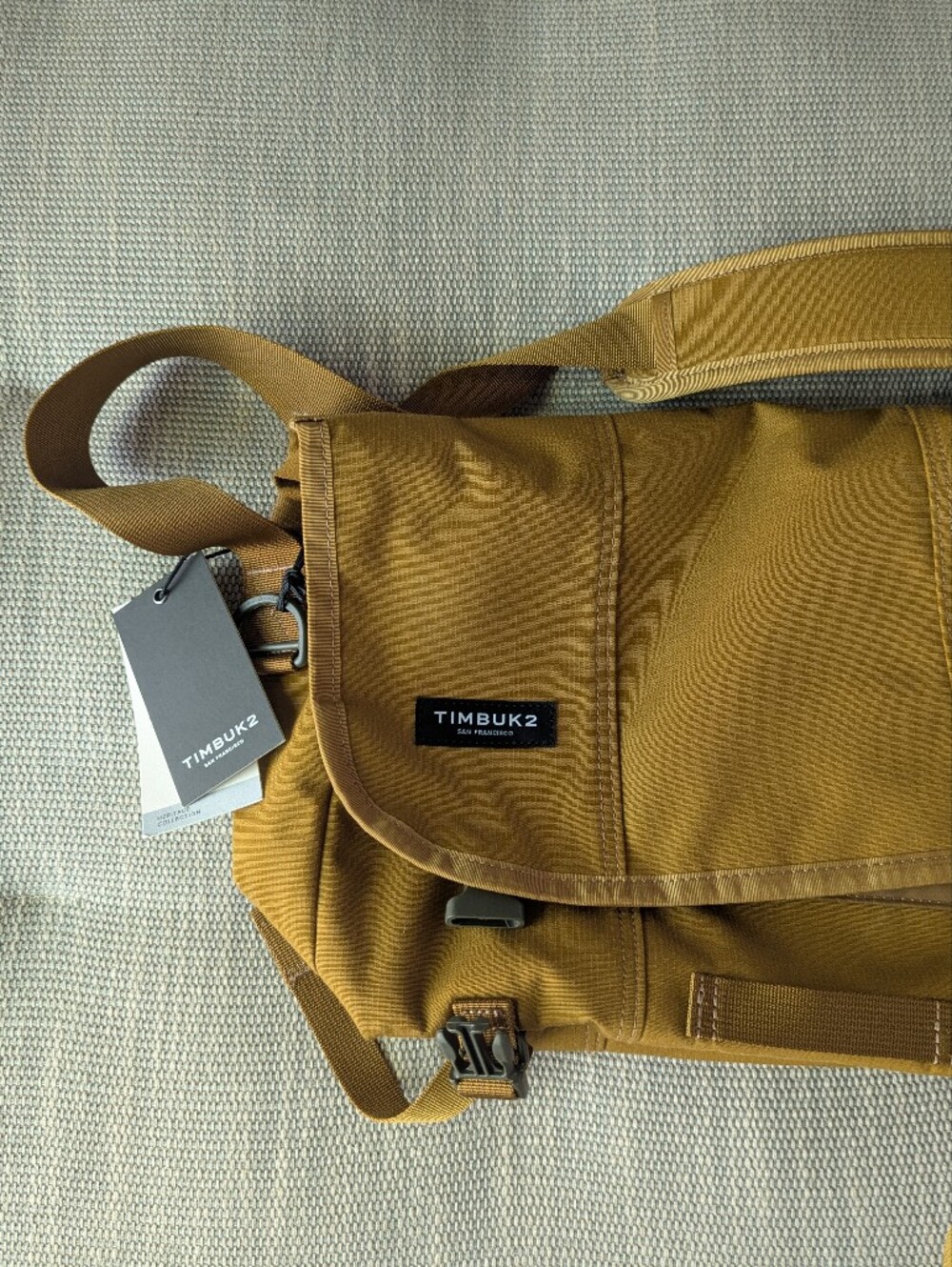 Timbuk2 Classic Flight Messenger Bag in Brass/Army NWT